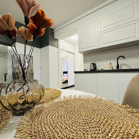Cozy Living Near Palas Mall Jászvásár Kültér fotó